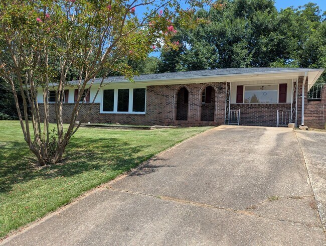 Building Photo - 109 Poplar Trl