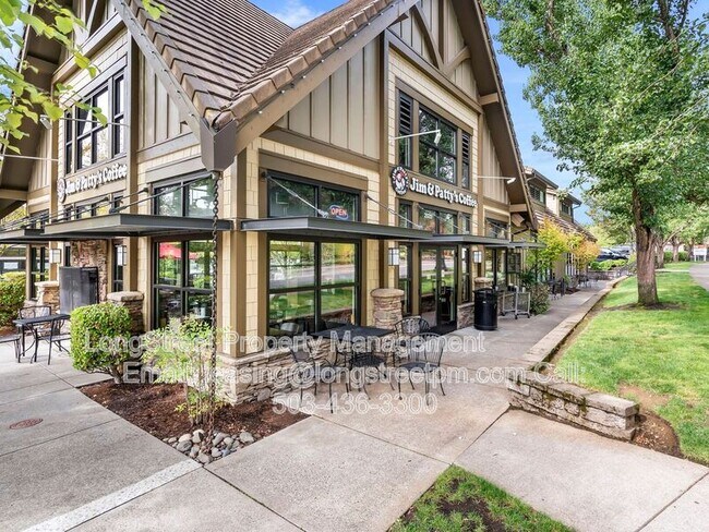 Building Photo - 10247 NW Village Heights Dr