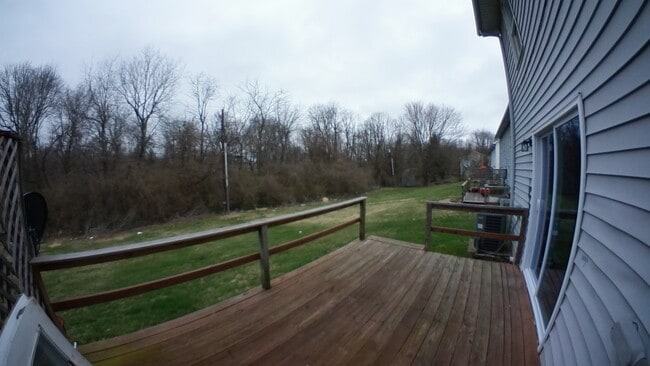 Building Photo - 217 Creekside Ct