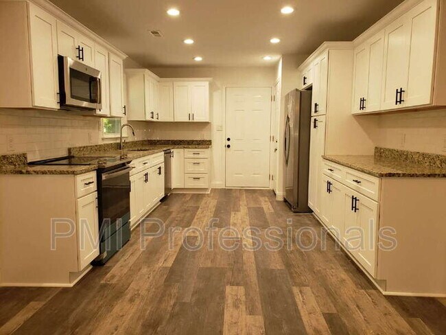 Building Photo - 3653 Cedar St