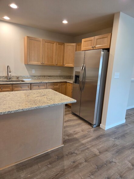 Building Photo - 5989-5991 Hanson Ct