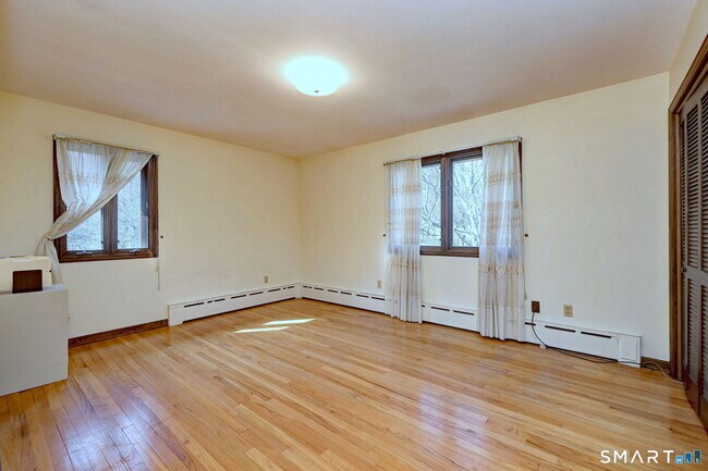 Building Photo - 4565 Madison Ave