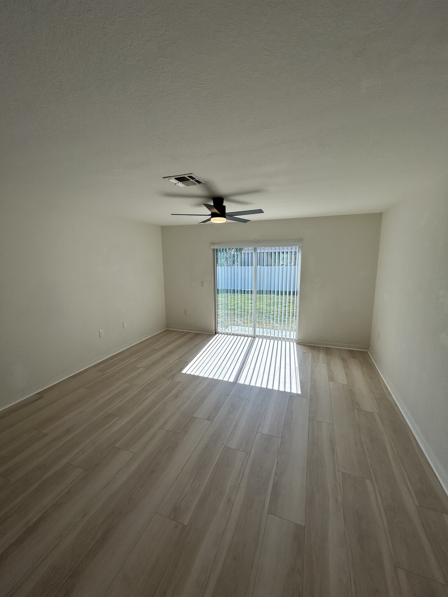 Living Room - 120 NW 25th Ave