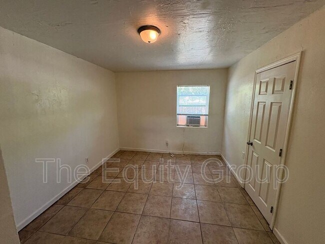Building Photo - 1265 I St