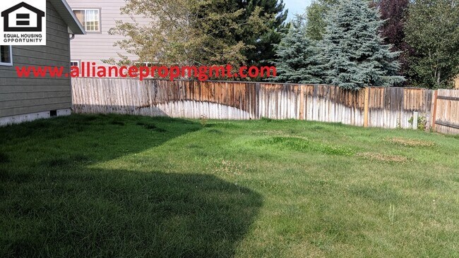 Building Photo - 2907 Lily Dr