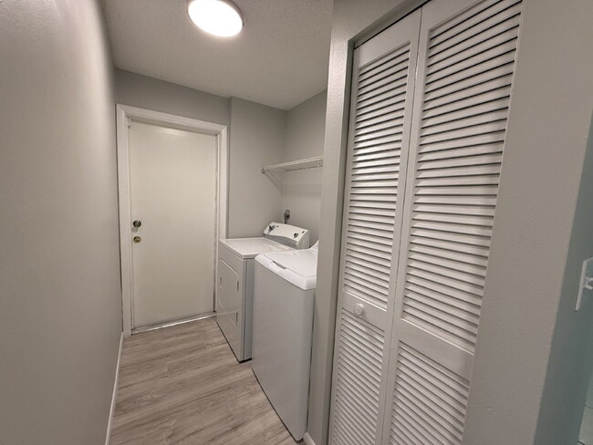 Building Photo - "Charming 3-Bed Oasis with 2 Full Baths in...