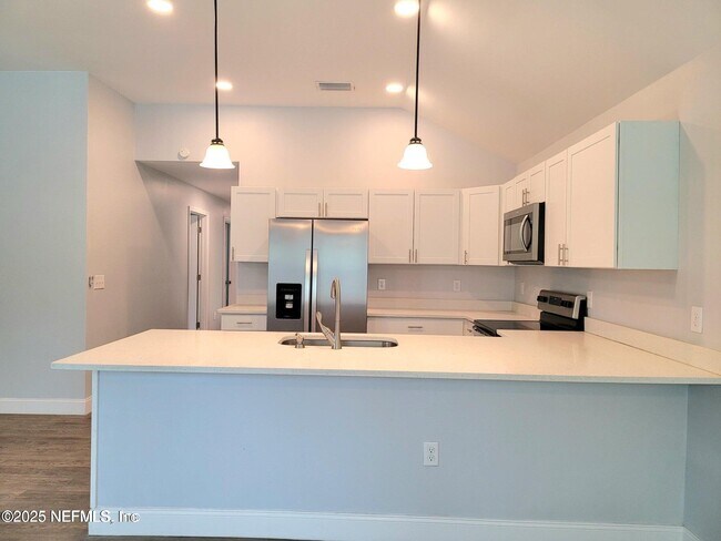 Building Photo - 1978 Solomon St