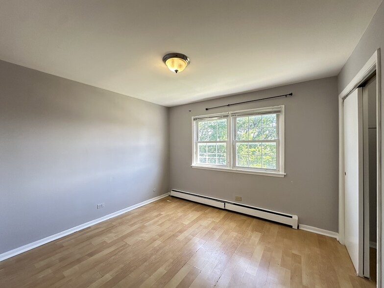 Building Photo - 4337 Prescott Ave