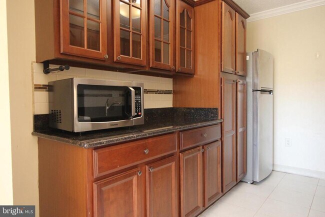 Building Photo - 1225 Martha Custis Dr