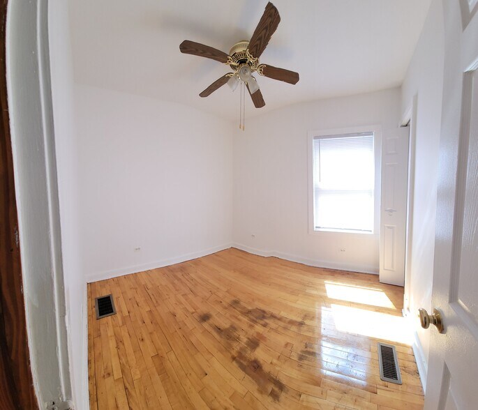 Building Photo - 7435 W 58th Pl