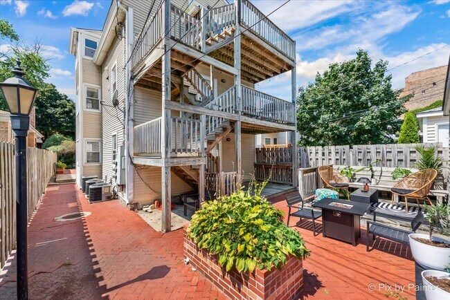 Building Photo - 2515 N Talman Ave