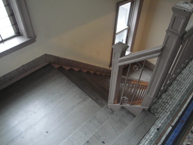  - 160 Vroom St