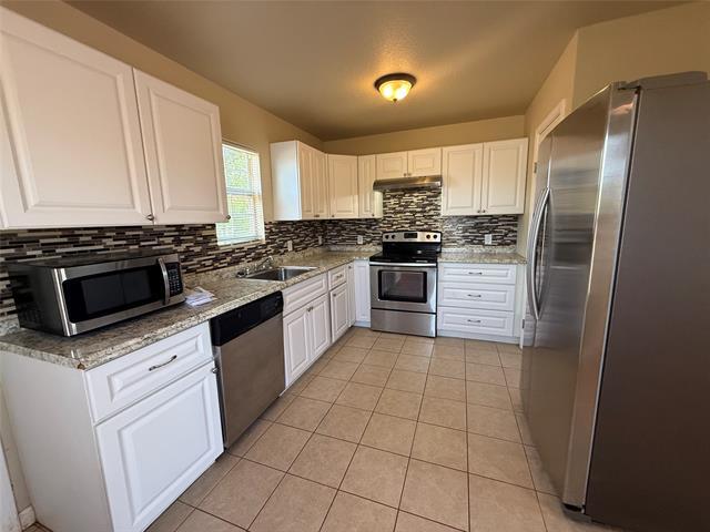 Building Photo - 733 S Crockett Dr