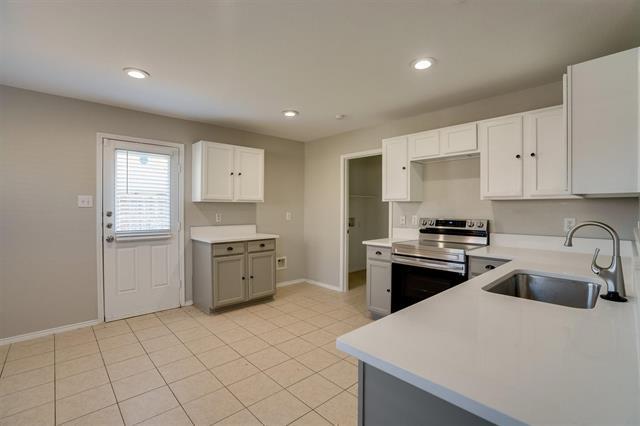 Building Photo - 5701 Talons Crest Cir