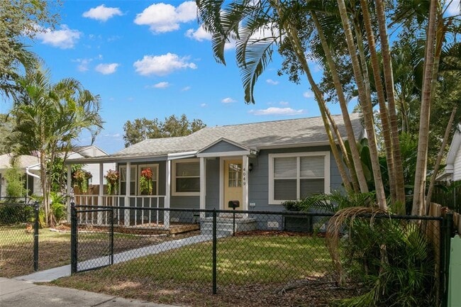 Building Photo - 4049 Iris St N