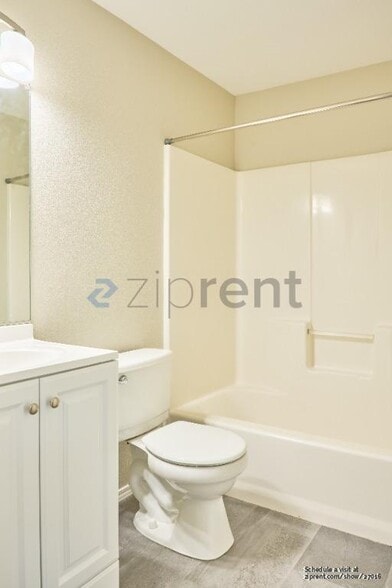 Building Photo - 43 SW 206th Ave