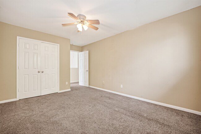 Building Photo - 15515 Waldron Cir