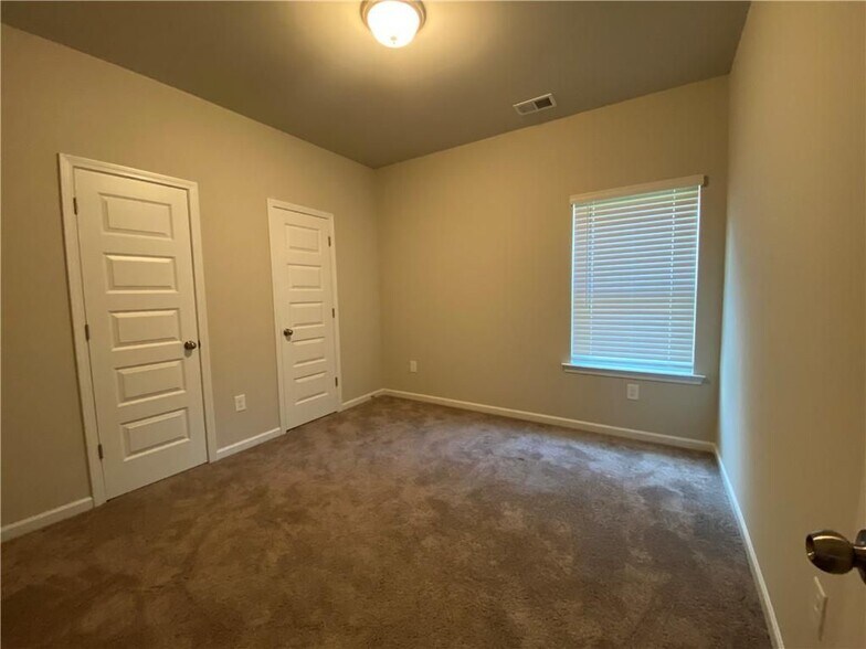 Building Photo - 2597 Bloom Cir