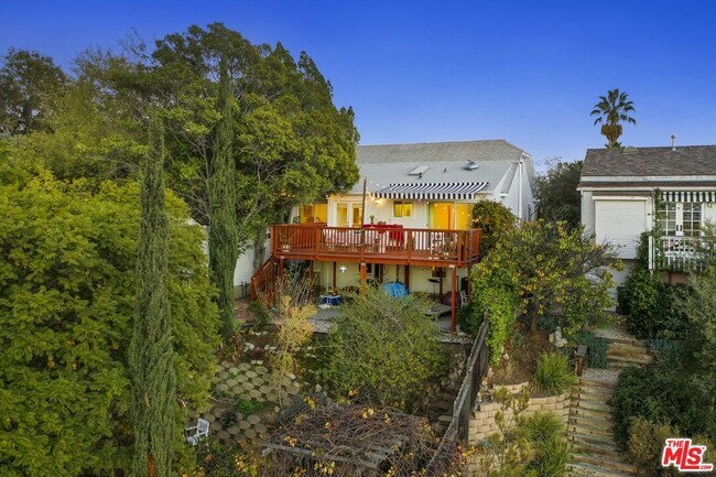 Building Photo - 1563 Lucretia Ave