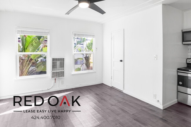 Building Photo - 851 S Kenmore Ave