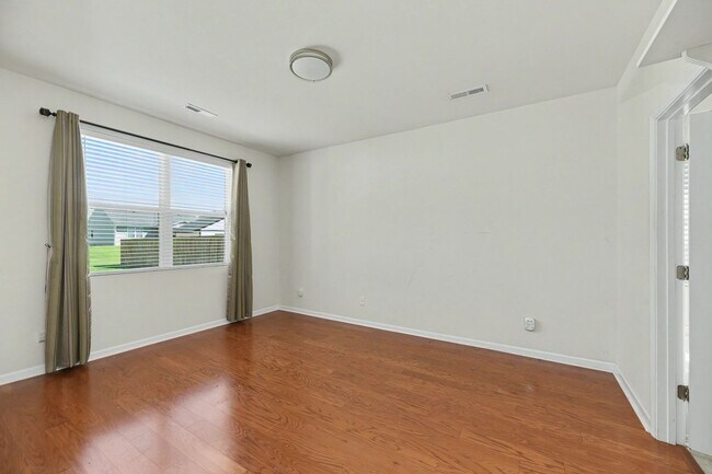 Building Photo - 247 Clayburne Dr