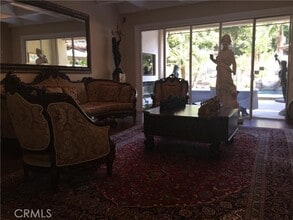 Building Photo - 10715 Plumas Way