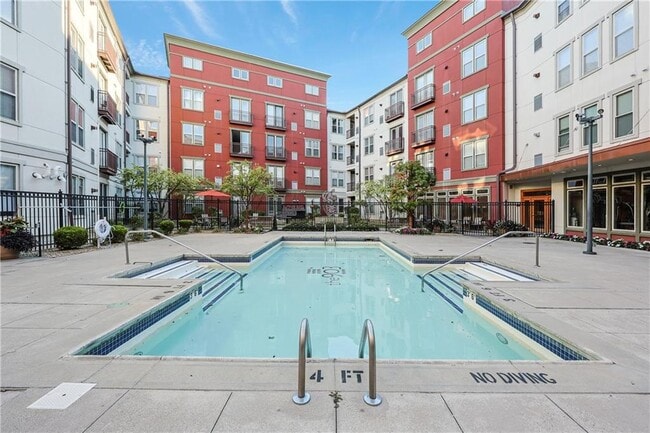 Building Photo - 1000 Providence Pl