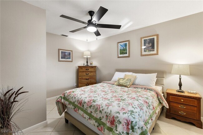 Building Photo - 3830 SE 12th Ave