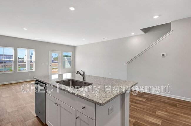 Building Photo - 790 Ridgley Dr