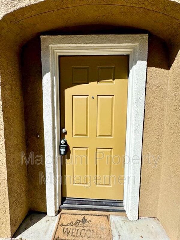 Building Photo - 25826 Iris Ave