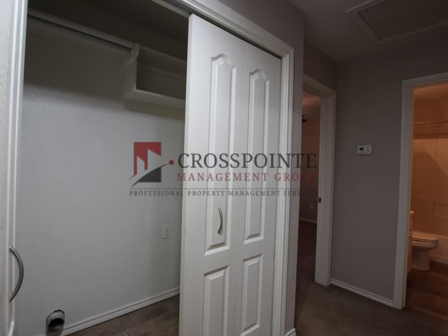 Building Photo - 2 Bed 1.5 Bath Townhome in Lindale!