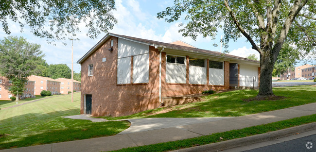 Building Photo - Waters at James Crossing