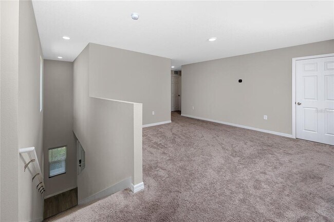 Building Photo - 5556 Summer Sunset Dr