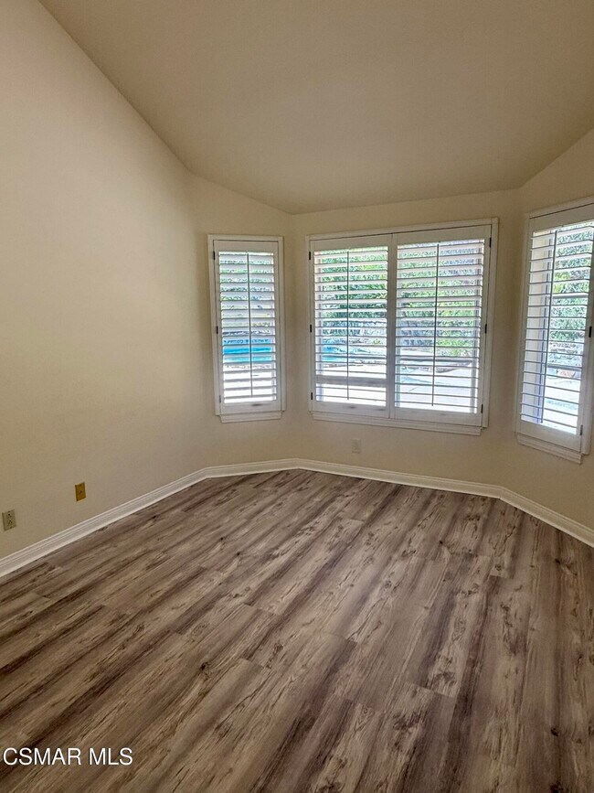 Building Photo - 1922 Golden Sky Cir