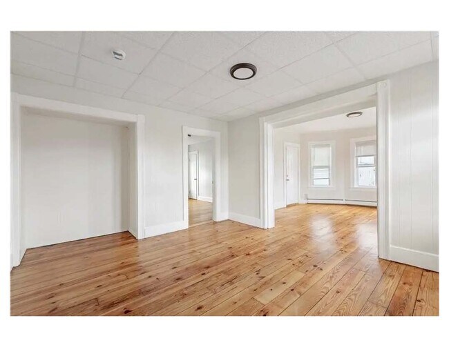 Building Photo - 411 Rathbun St