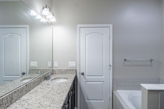 Building Photo - 11926 Sands Cv