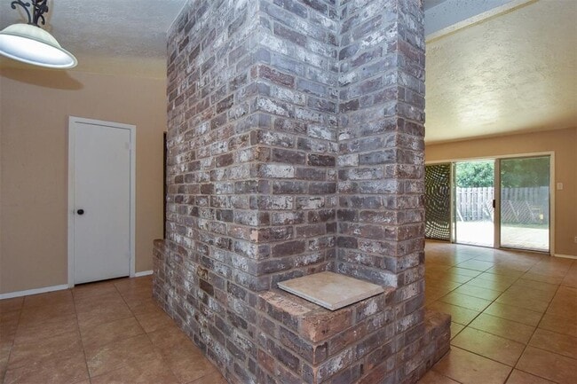 Building Photo - 8515 Riverside Walk Ln
