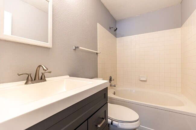 Building Photo - 2518 Paddle Creek