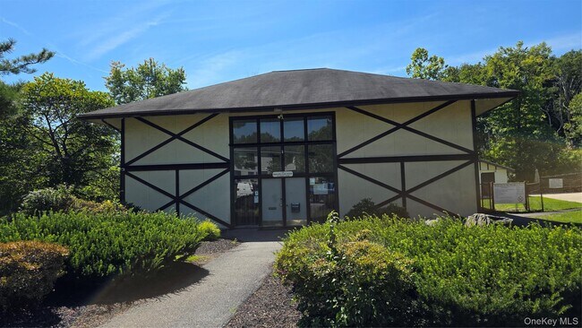 Building Photo - 47 Scarborough Ln