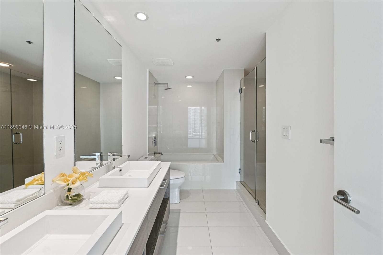 Building Photo - 1300 S Miami Ave