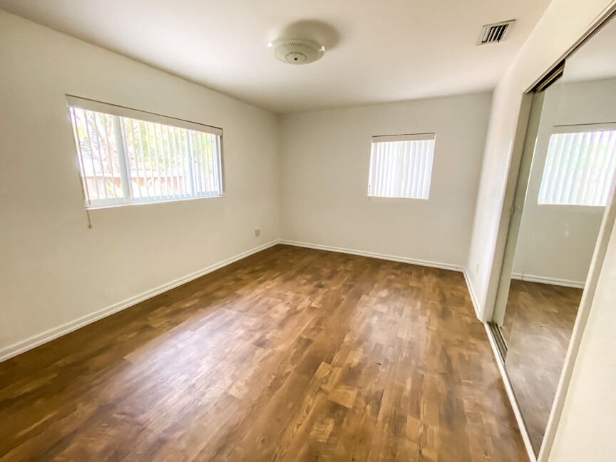 Building Photo - 151 S Triplet Lake Dr