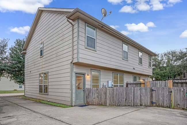 Building Photo - 9607 Gorman Brook Dr