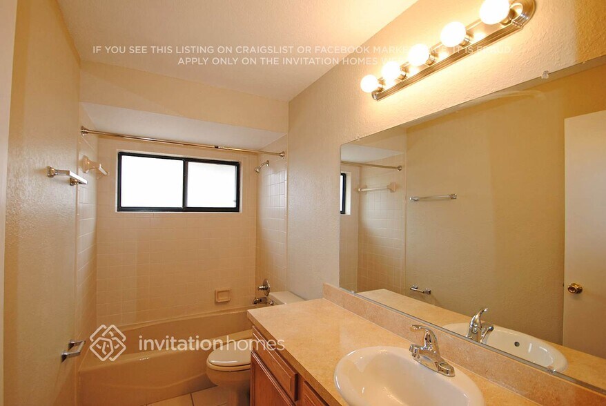 Building Photo - 1403 Live Oak Ct