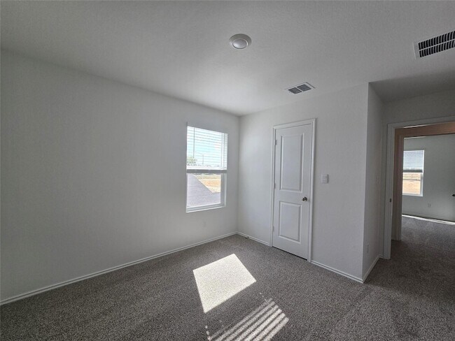 Building Photo - 352 San Juan Trl