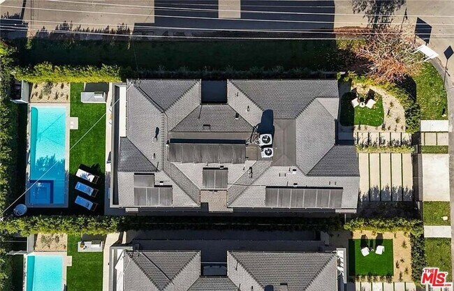 Building Photo - 4453 Gentry Ave