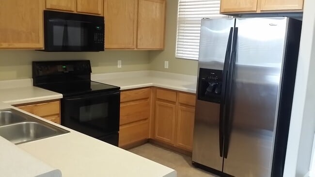 Building Photo - Coral Canyon Home