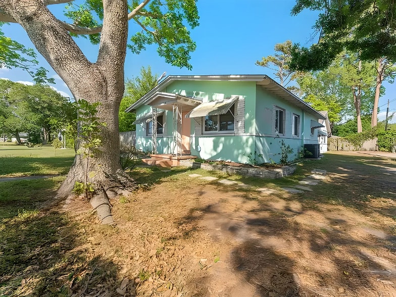 Building Photo - 1604 58th St S