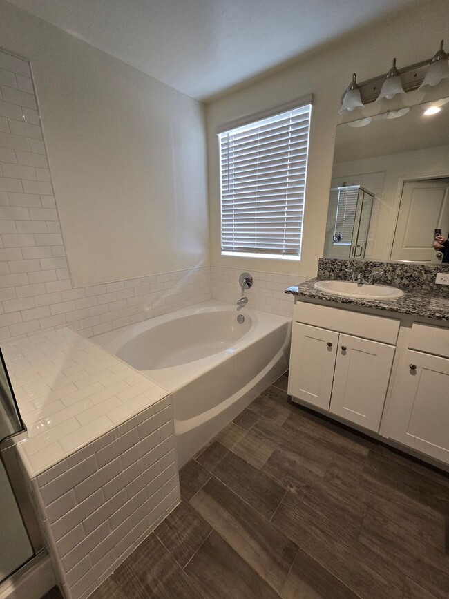 Building Photo - 3 BR 2 BA  available now