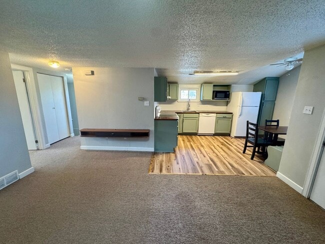 Building Photo - 409 North Ave