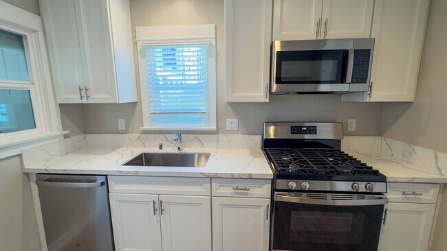 Building Photo - DL Georgia